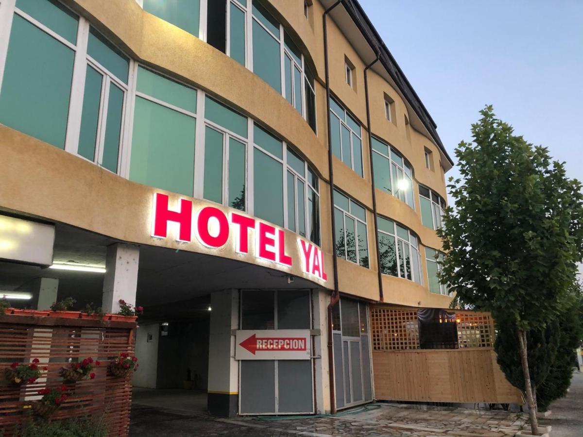 YAL Hotel Tetovo Buitenkant foto